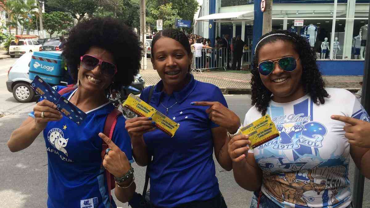 Torcedoras marcaram presena em grande nmero no Barro Preto