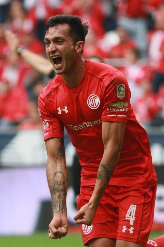 23 - Maximiliano Perg: zagueiro de 27 anos. Foi titular nas duas primeiras partidas, mas acabou expulso na segunda. No retornou ao time no jogo de volta da segunda fase, contra o Barcelona, quando j tinha condies legais de atuar.