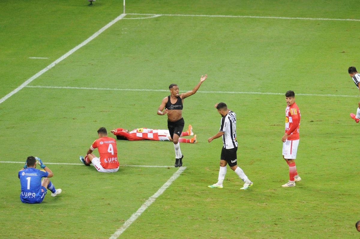 Keno marcou o gol da virada atleticana aos 52 minutos do segundo tempo, em chute cruzado dentro da rea. Bola entrou no ngulo direito do goleiro Felipe