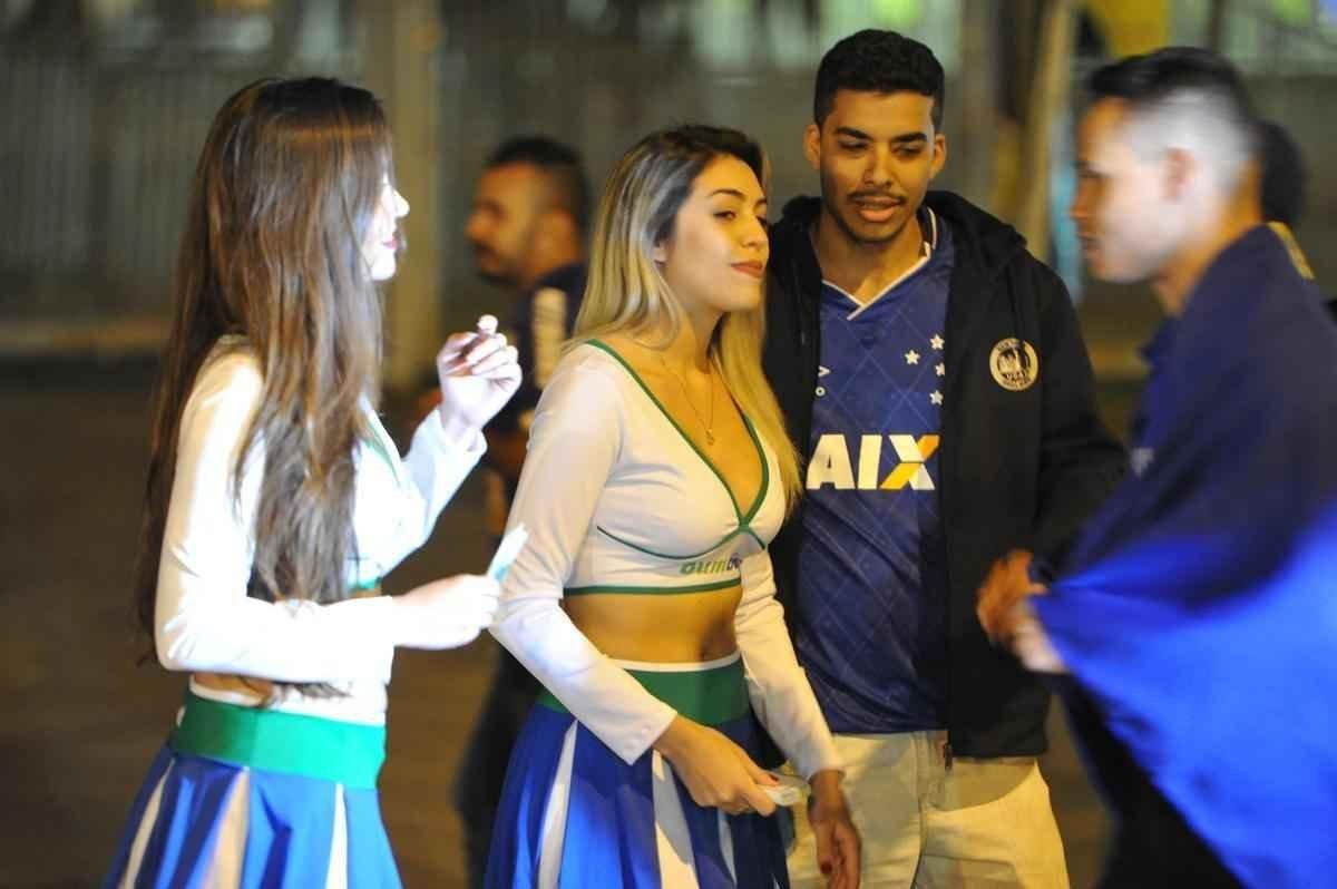 Torcedores do Cruzeiro na partida contra o Palmeiras no Mineiro
