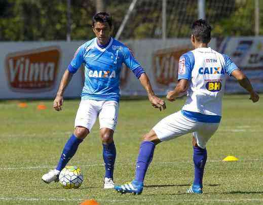 Veja fotos do treino e da apresentao oficial de Lucas e Robinho no Cruzeiro