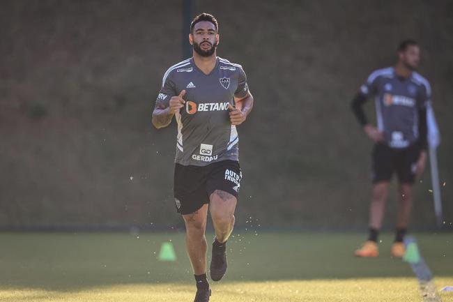 Nesta tera-feira (26), Cuca foi apresentado como treinador do Atltico - pela terceira vez na carreira. Primeiro, foi saudado pelo diretor de futebol Rodrigo Caetano e concedeu entrevista coletiva na sala de imprensa da Cidade do Galo. Depois, comandou o primeiro treino com o elenco no CT, j pensando no confronto contra o Internacional, pelo Campeonato Brasileiro.