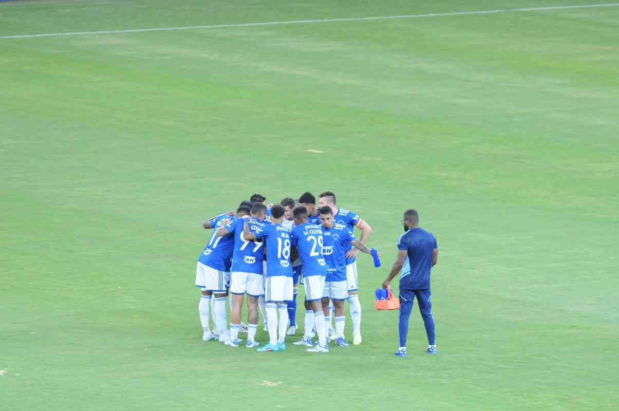 Fotos do jogo entre Cruzeiro e CRB, no Mineirão, em Belo Horizonte, pela 11ª rodada da Série B do Brasileiro