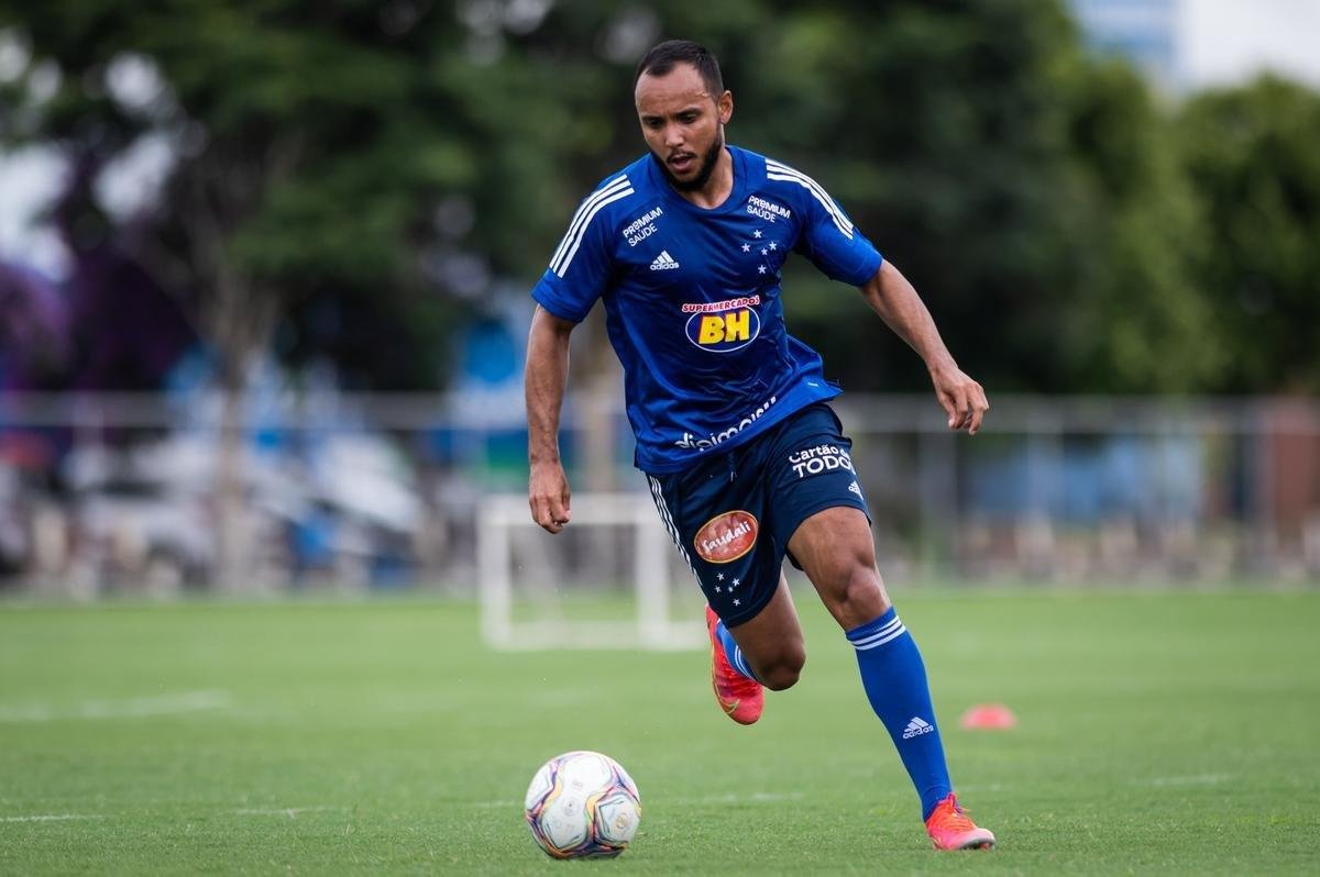 Imagens do primeiro dia de pr-temporada do Cruzeiro, na Toca da Raposa II