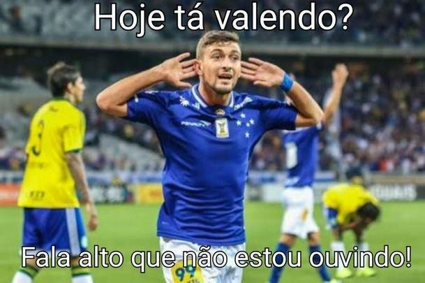 Torcedores do Cruzeiro tiram sarro de atleticanos após conquista do Mineiro