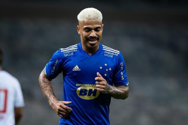 Marcinho (meia ofensivo), com 72% dos votos