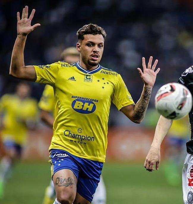 Daniel Jnior, meia do Cruzeiro