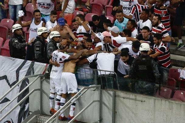 Tricolor do Arruda enfrenta Cavalo de Aço, na Arena de Pernambuco, em partida válida pela 15ª rodada da Série C