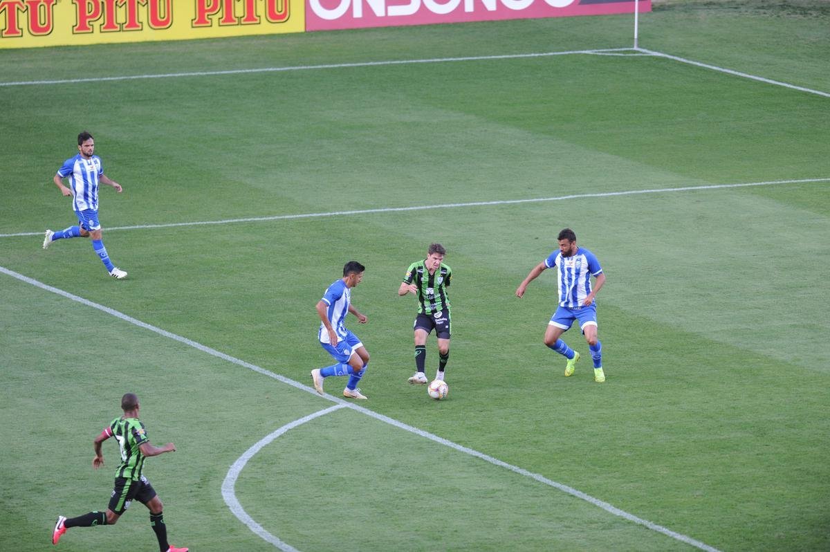 Fotos do jogo entre Amrica e CSA-AL, no Independncia, em Belo Horizonte, pela Srie B do Campeonato Brasileiro