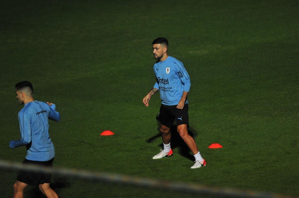 Imagens do primeiro treino da Seleo Uruguaia no Sesc Venda Nova, em Belo Horizonte