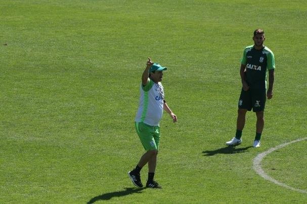 Adilson comandou o primeiro treino no Amrica nesta quarta-feira