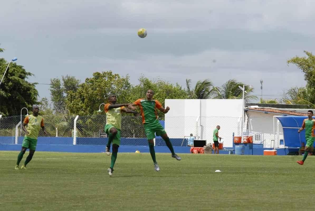 Amrica treina em Macei, no campo do CSA, para enfrentar o Murici-AL, pela Copa do Brasil