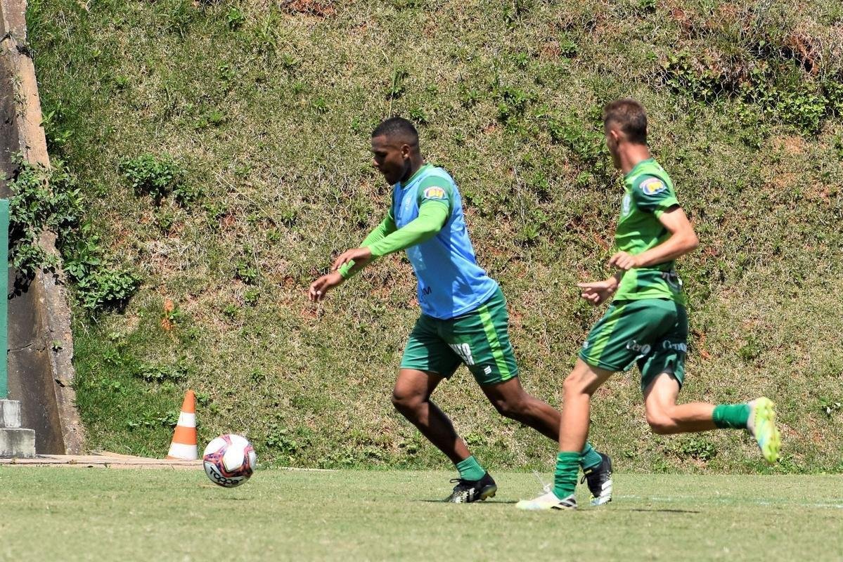 O Amrica realizou, na manh desta sexta-feira (5), atividades no CT Lanna Drumond, em Belo Horizonte. O treinamento visou o confronto contra o Pouso Alegre, vlido pela 3 rodada do Campeonato Mineiro de 2021. A partida ser realizada neste sbado (6), s 19h, no Estdio Melo, em Varginha.