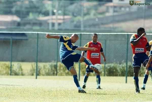 Imagens da Toca da Raposa I em 2000, ano da chegada do técnico Luiz Felipe Scolari