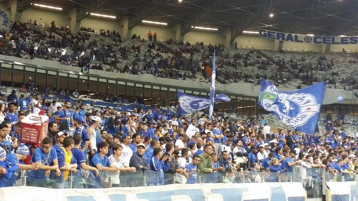 Torcida do Cruzeiro durante a partida contra o Internacional, no Mineiro, pela semifinal da Copa do Brasil