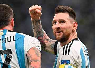 Liderada por Lionel Messi, que deu assistência e marcou um gol neste sábado (9), Argentina agora enfrentará a Croácia, que eliminou o Brasil