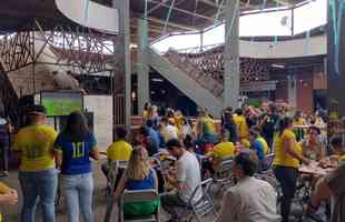 Mercado Novo, em BH: torcida durante Crocia x Brasil pela Copa do Mundo