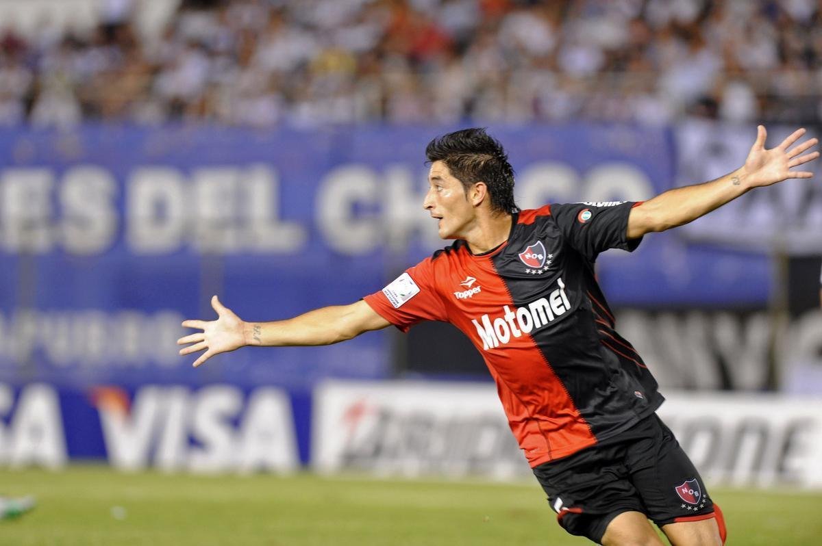 Em 2013, o Newell%u2019s Old Boys-ARG passou com trs vitrias, nenhum empate e trs derrotas. O time foi eliminado nas semifinais.