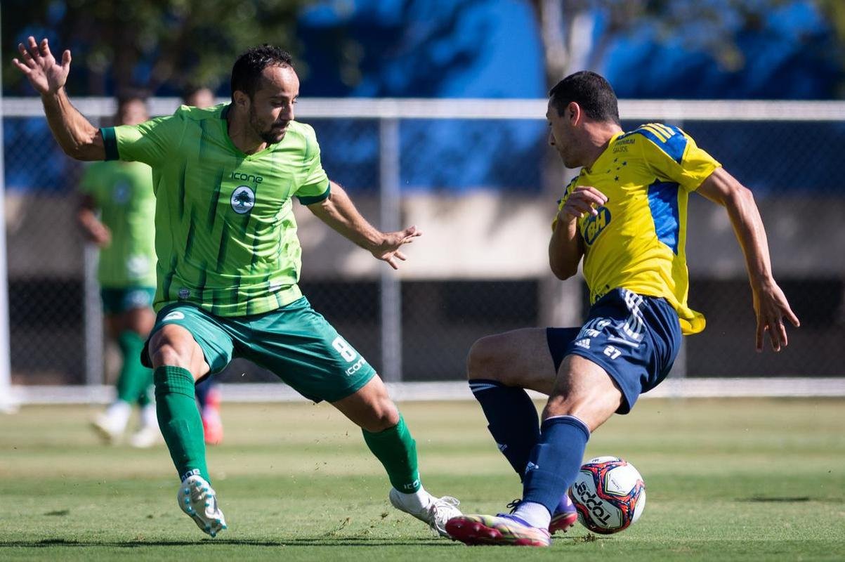 Cruzeiro empatou por 1 a 1 com o Boavista-RJ em jogo-treino realizado neste sbado (22/5), na Toca da Raposa II. Rafael Sobis marcou o gol celeste, enquanto Douglas Pedroso fez para a equipe do Rio de Janeiro.