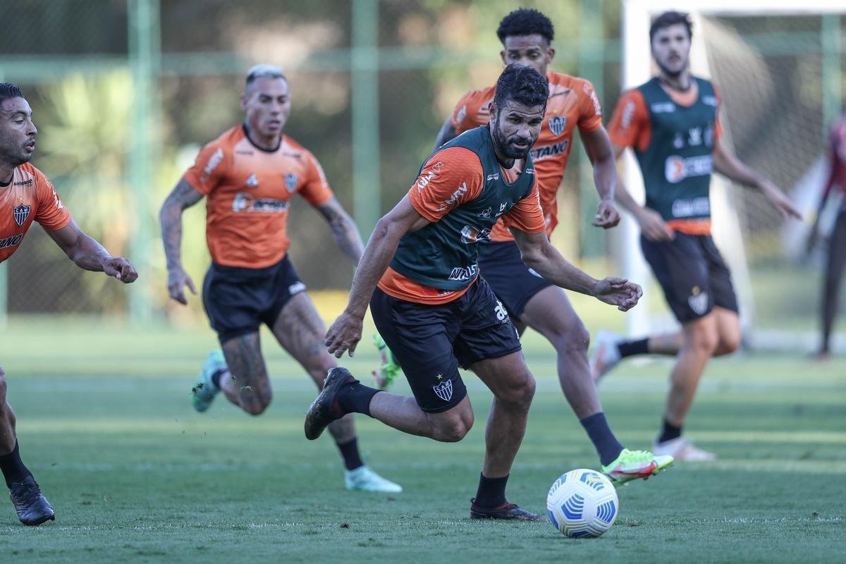 Fotos do primeiro treino de Diego Costa pelo Atltico