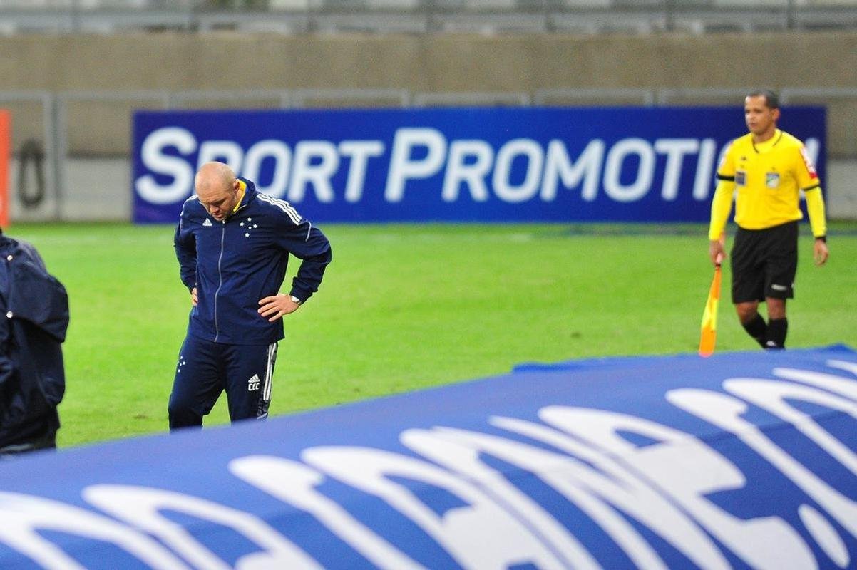 Fotos de Cruzeiro x Londrina, no Mineiro, pela 15 rodada da Srie B