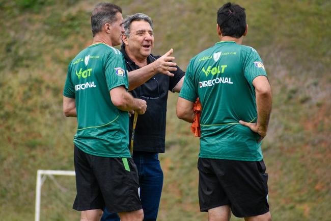 Neste sbado, o Amrica encerrou a preparao para enfrentar o Fluminense no CT Lanna Drumond 