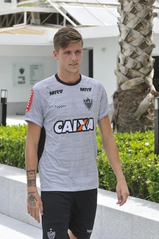 Maidana - Emprestado pelo So Paulo, o zagueiro chegou ao Atltico no incio desta temporada.  Com o contrato no fim, ele deve acertar a renovao com o Galo. Clubes da Europa, como a Roma, demostraram interesse no defensor.