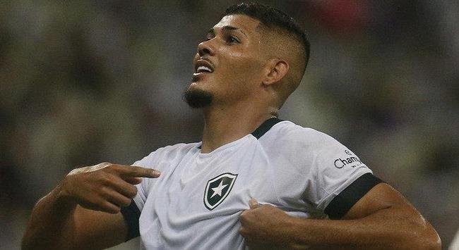 10 - Erison (Botafogo) - 26 jogos e 14 gols