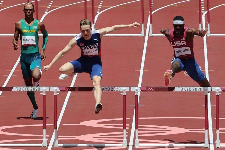 Alisson dos Santos conquistou bronze nos 400m com barreira em Tquio; veja a festa do Piu, o Malvado