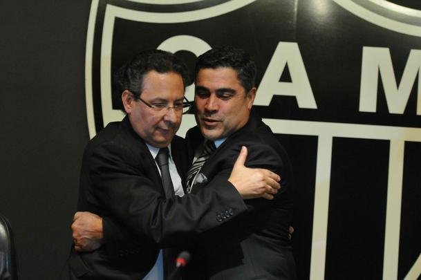 Srgio Sette Cmara recebeu 266 votos, contra 41 de Fabiano Ferreira, da oposio