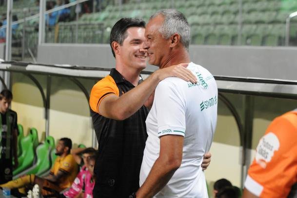 Com gols de Felipe Augusto e Al, Amrica venceu Coimbra por 2 a 0, nesta segunda-feira, no Independncia, pela sexta rodada do Campeonato Mineiro