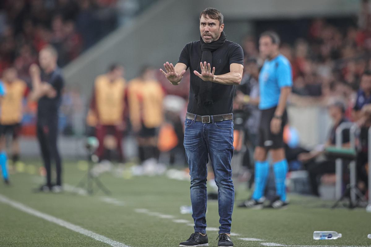O Atltico visitou, na noite desta tera-feira (18/4), o Athletico-PR na Arena da Baixada, em Curitiba. A partida foi vlida pela 2 rodada do Grupo G da Copa Libertadores de 2023.