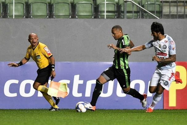 Fotos do jogo entre América x Operário