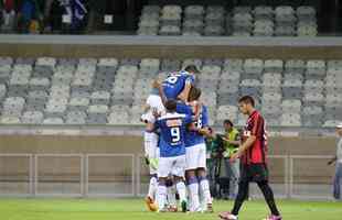 Cruzeiro venceu o Atltico-PR por 1 a 0