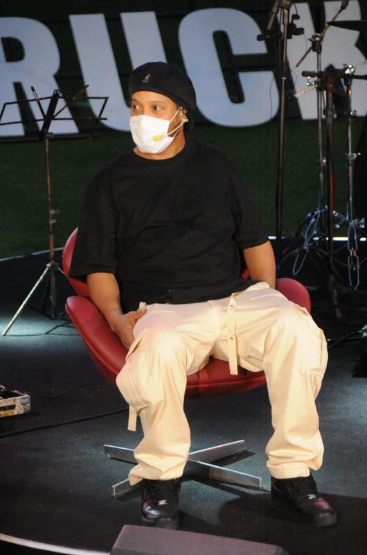 Ronaldinho participou de evento de patrocinador do Atltico no Mineiro e encontrou com jogadores da atualidade, como Rafael e Marquinhos, e dolos do passado, casos de Reinaldo, der Aleixo e Dad Maravilha