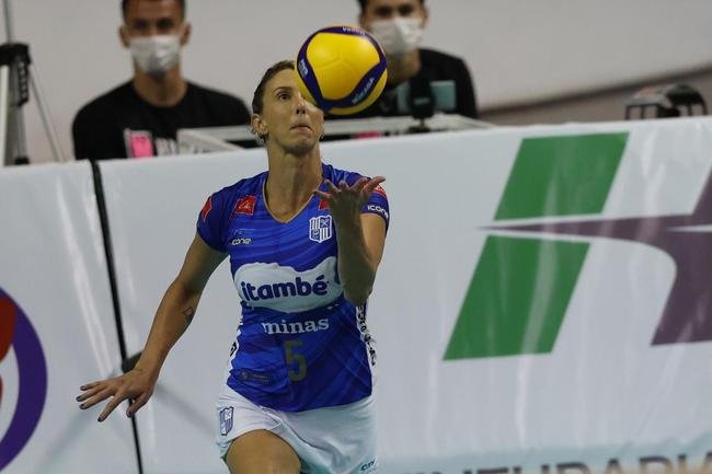 Praia venceu o Minas por 3 sets a 0, em Brusque (SC), e conquistou a Supercopa