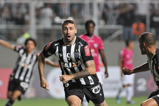 Atltico marcou gol sobre o Del Valle logo aos trs minutos, com Pratto, e explodiu Independncia