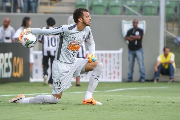 Giovanni - Giovanni chegou  Cidade do Galo em janeiro de 2011 - um ano antes de Victor - vindo do Grmio Barueri-SP. Nos sete anos em que defendeu o Atltico, fez 79 jogos (e sofreu 80 gols), permanecendo quase sempre como reserva do camisa 1 'canonizado' pela torcida do Galo. Fez parte dos grupos campees da Copa Libertadores de 2013, da Recopa Sul-Americana e da Copa do Brasil de 2014, alm dos Campeonatos Mineiros de 2012, 2013, 2015 e 2017. Deixou o clube em junho de 2018 e se transferiu para o Paysandu.