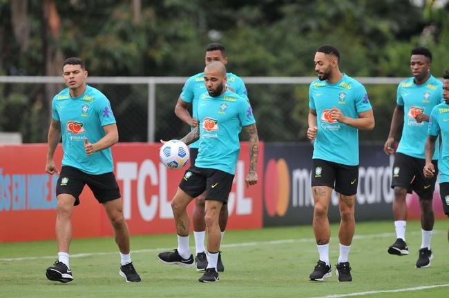 Sele��o Brasileira realizou treinamento na tarde deste s�bado (29/1) na Toca da Raposa II