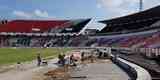 Estádio do Arruda vem passando por pintura na arquibancada, manutenção do gramado e construção de 'calçada de concreto' ao redor do campo