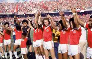 10 - Internacional (quatro ttulos) - trs Campeonatos Brasileiros (1975, 1976 e 1979) e uma Copa do Brasil (1992)