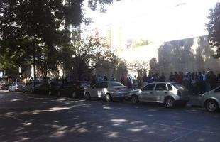 Imagens da fila de cruzeirenses por ingressos no Barro Preto