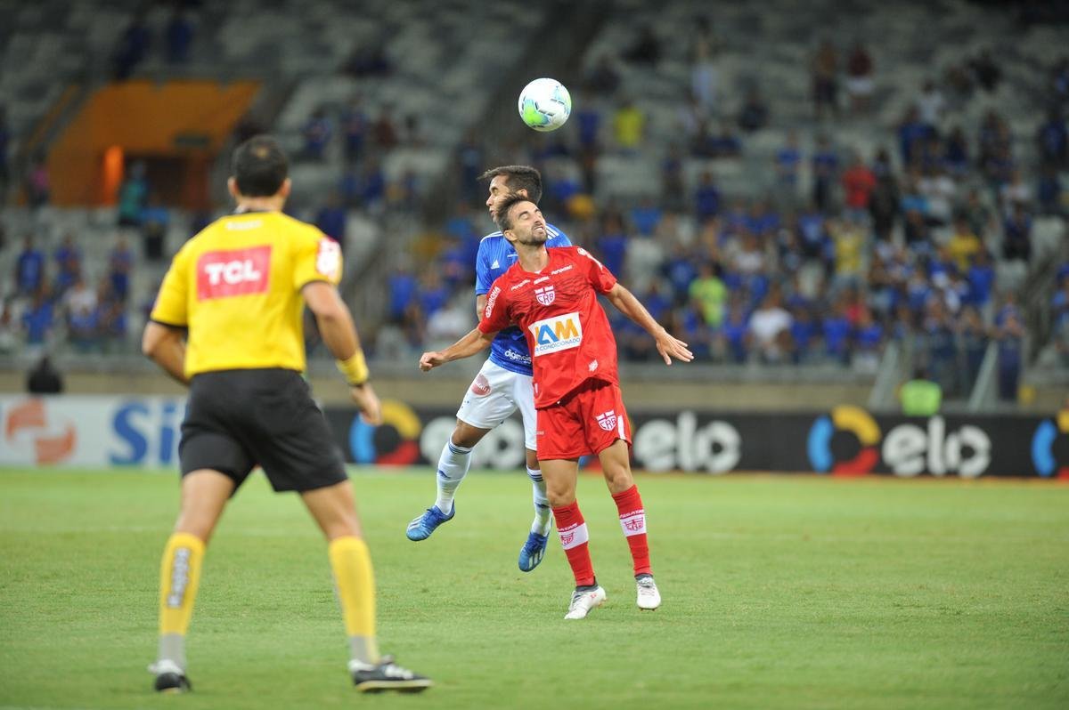 Cruzeiro enfrentou o CRB no Mineiro