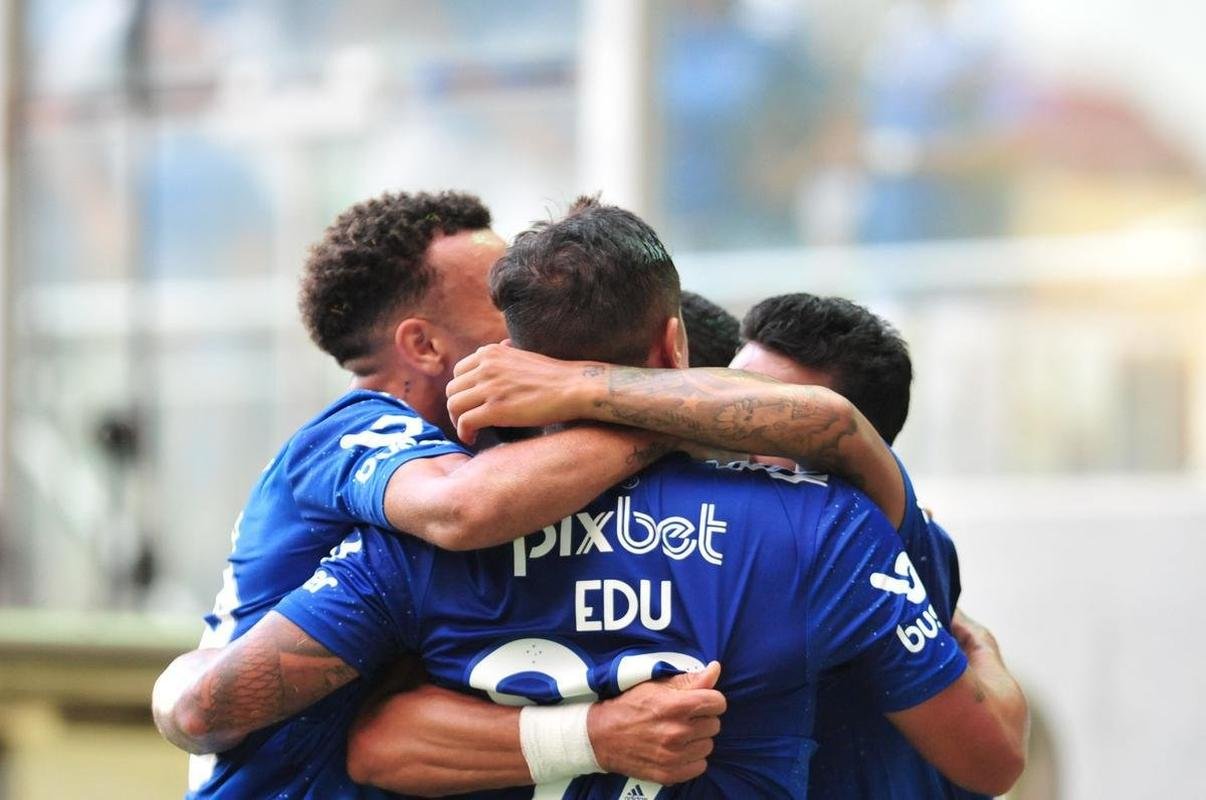 Fotos da partida entre Cruzeiro e Grmio, no Independncia, pela sexta rodada da Srie B do Brasileiro