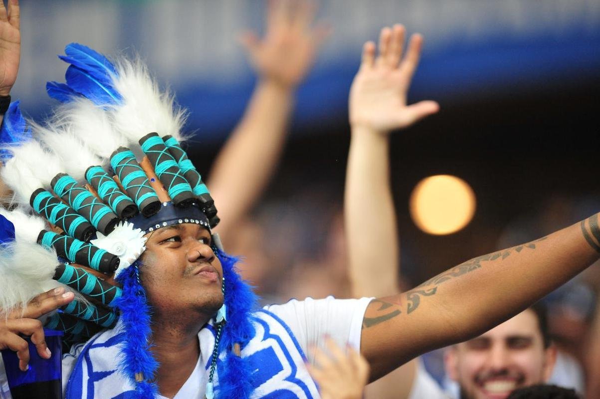 Festa da torcida do Cruzeiro no Mineiro diante do Vasco pela Srie B