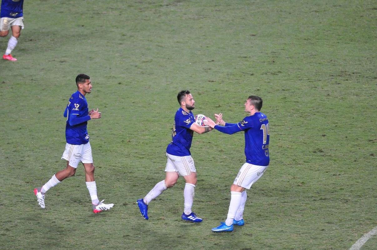 Fotos de Cruzeiro x Vila Nova-GO, no Independncia, em Belo Horizonte, pela 33 rodada da Srie B