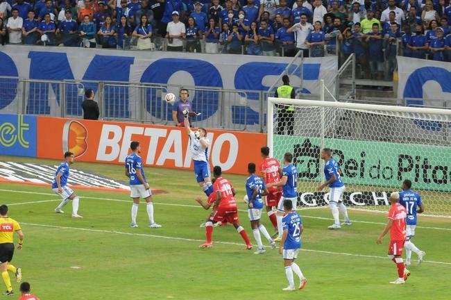 Fotos do jogo entre Cruzeiro e CRB, no Mineiro, em Belo Horizonte, pela 11 rodada da Srie B do Brasileiro