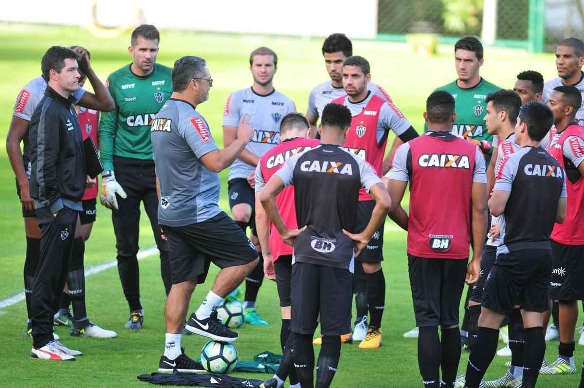 Novo tcnico do Atltico, Rogrio Micale comandou primeiro treino, nesta segunda-feira, na Cidade do Galo