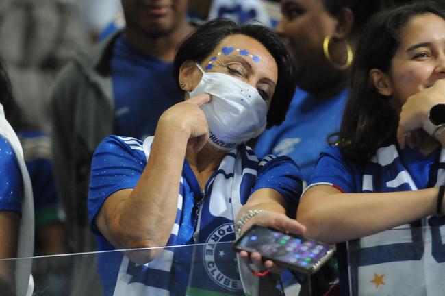 Fotos da torcida do Cruzeiro na partida de volta das oitavas de final da Copa do Brasil, contra o Fluminense, no Mineiro (Juarez Rodrigues/EM/DAPress)