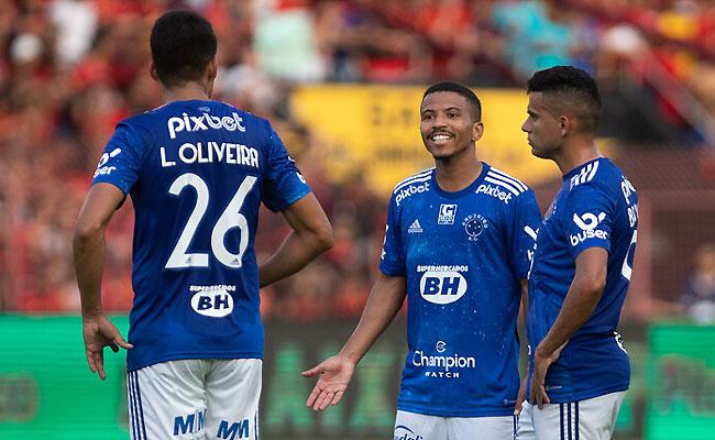 Lucas Oliveira (26) cumprir suspenso pelo terceiro carto amarelo